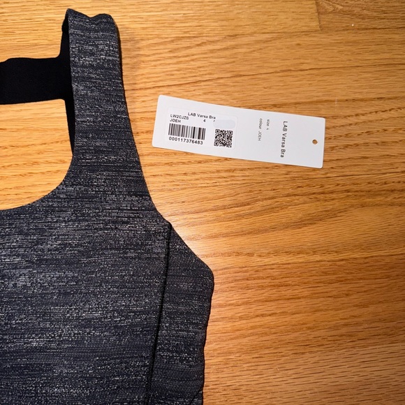 Limited edition Rare- Lululemon Varsa Bra *lululemon lab
 Size 4 - New - Picture 7 of 7